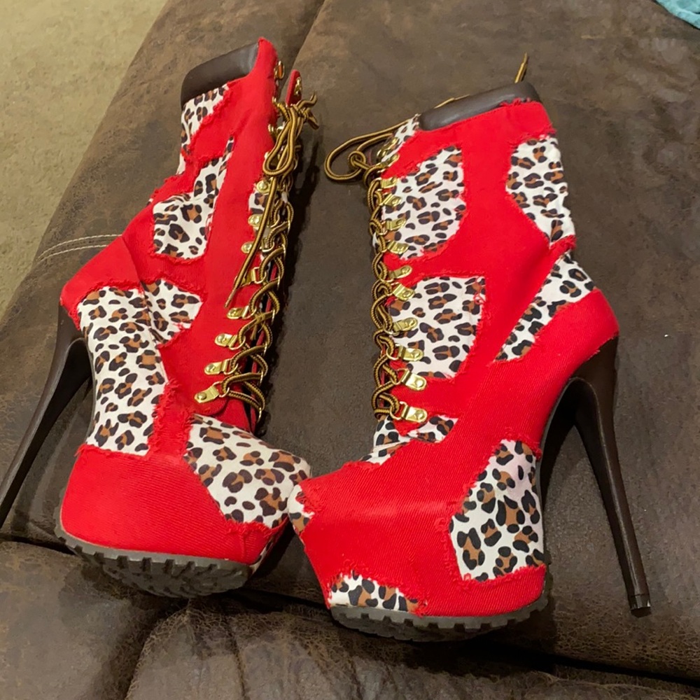 Very high platform stilettos